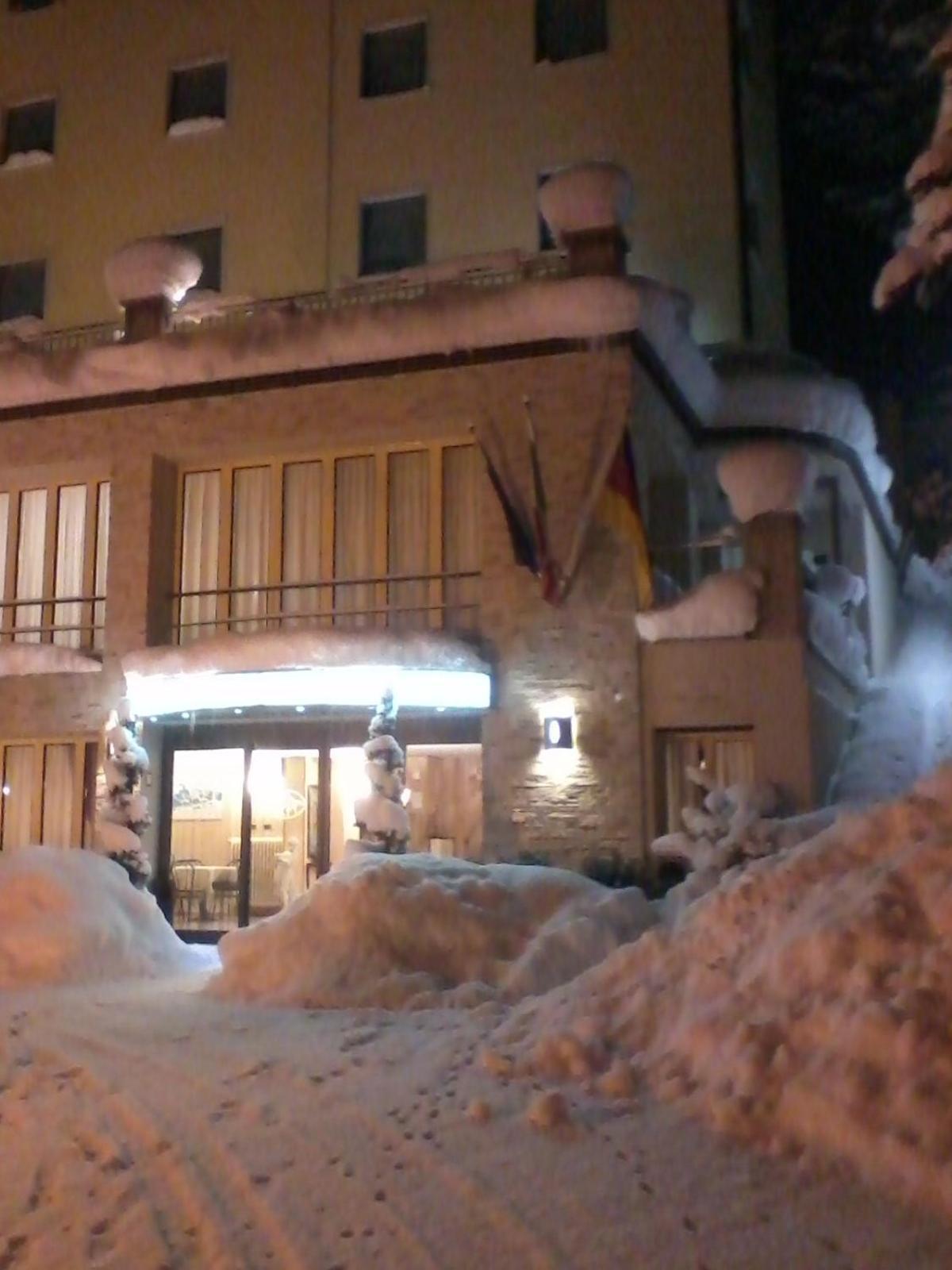 Hotel Miravalle 2000 Lizzano in Belvedere Kültér fotó