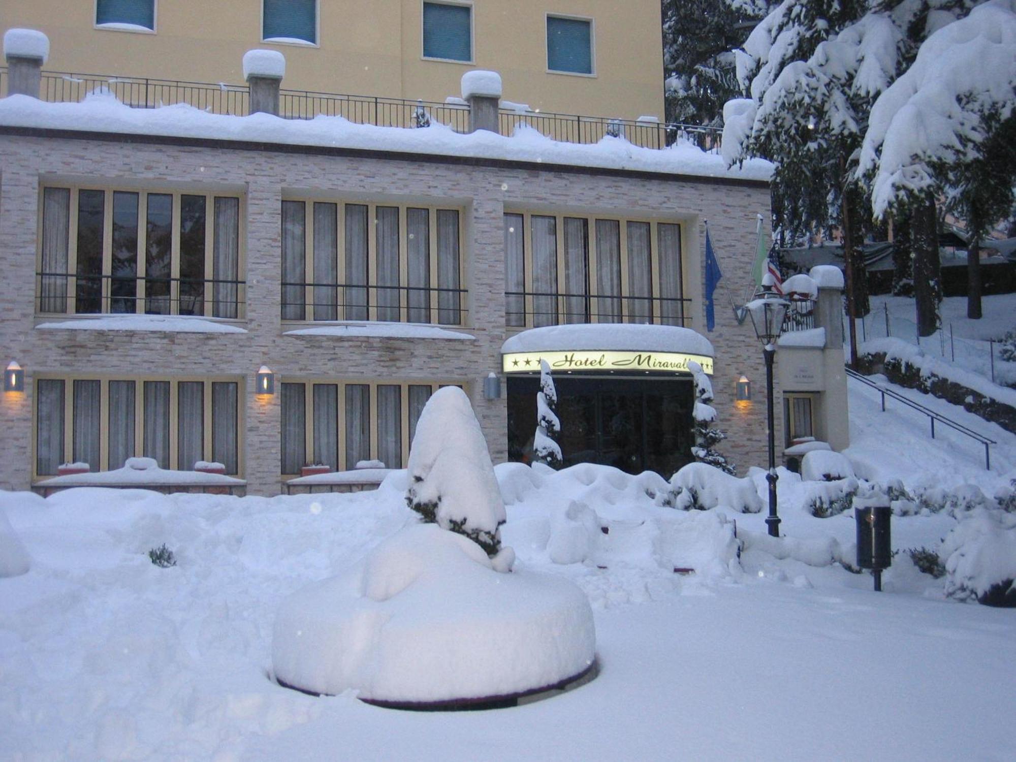 Hotel Miravalle 2000 Lizzano in Belvedere Kültér fotó